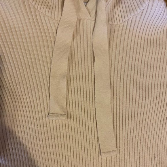 Ribbed Hoodie - Picture 3 of 4